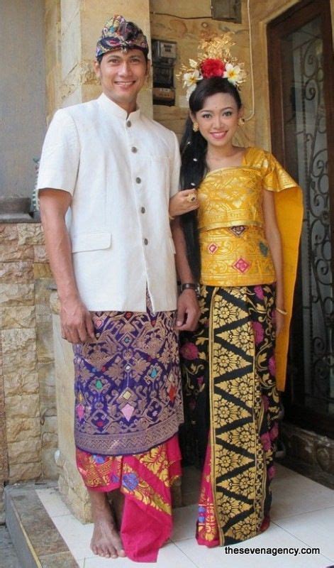 what do indonesians wear